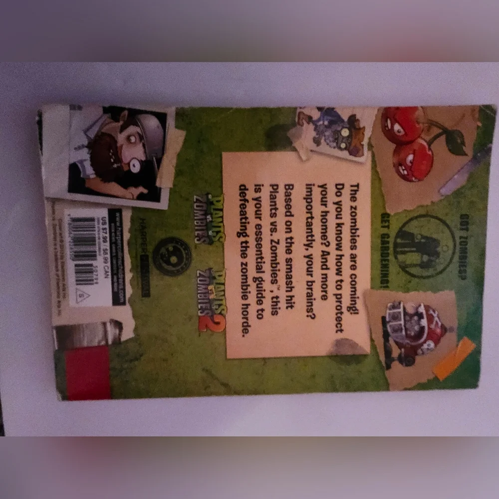 Plants vs. Zombies Book - Picture 4 of 5